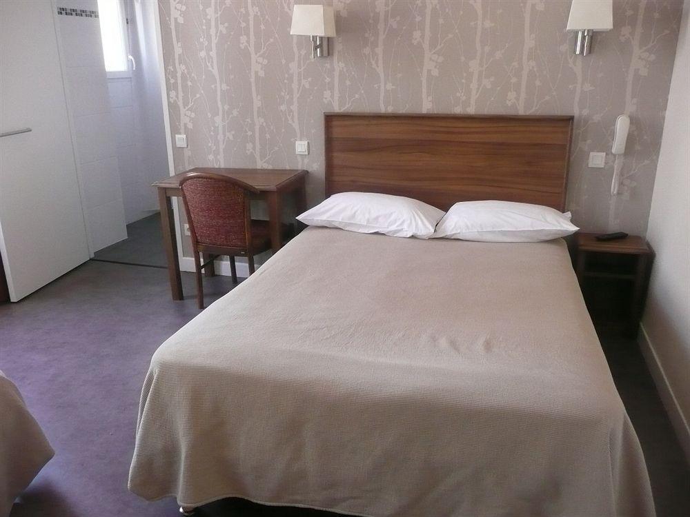Alfred Hotels Les Halles Биариц Екстериор снимка