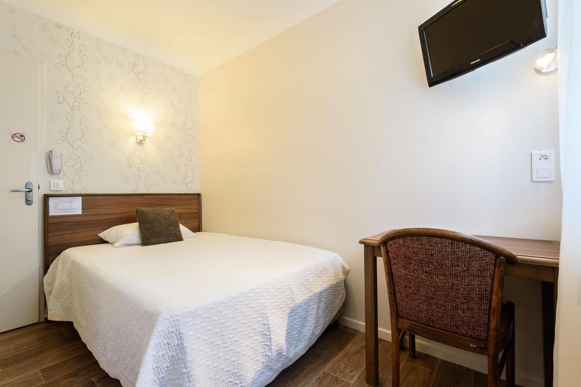 Alfred Hotels Les Halles Биариц Екстериор снимка