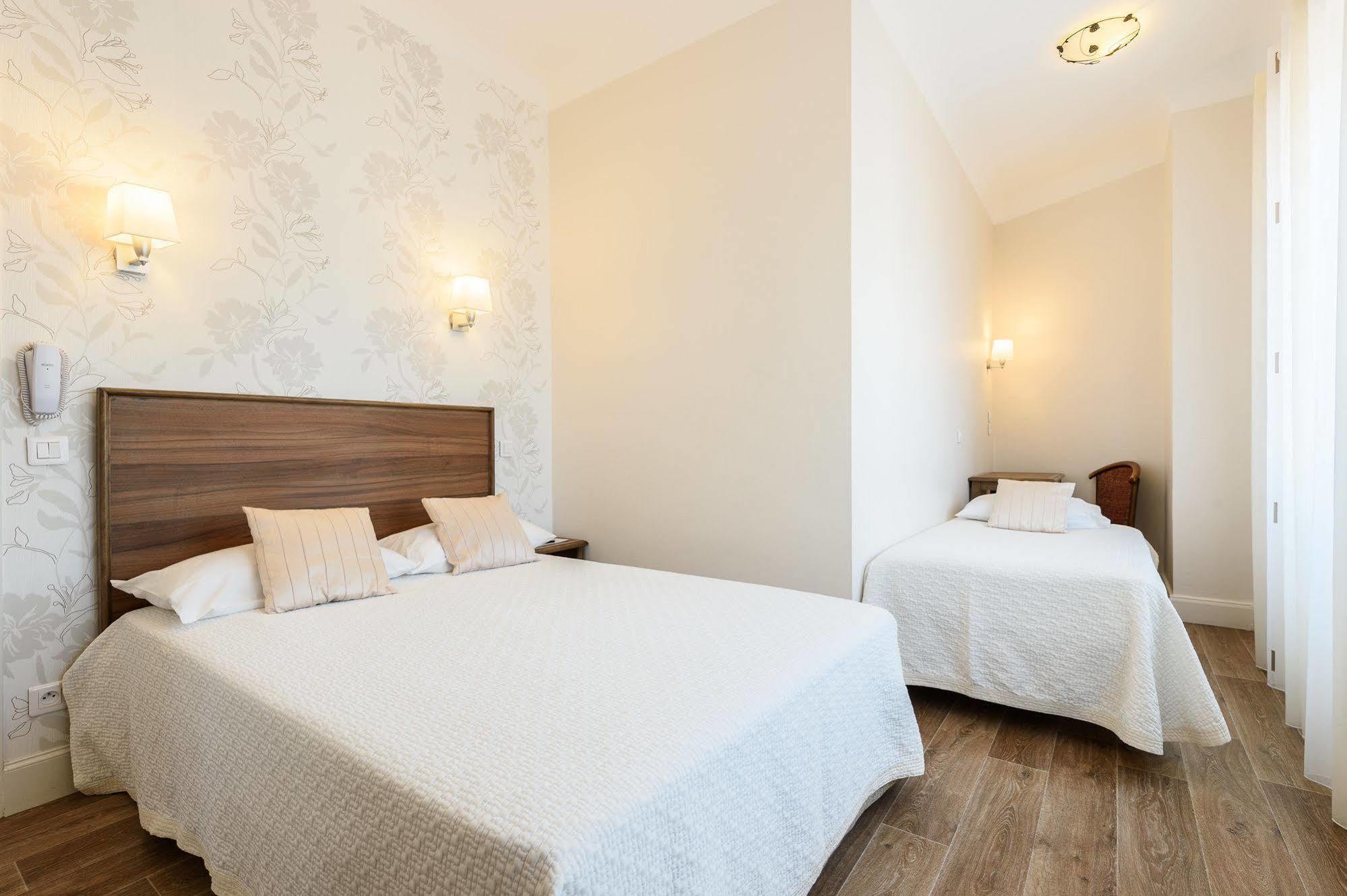 Alfred Hotels Les Halles Биариц Екстериор снимка